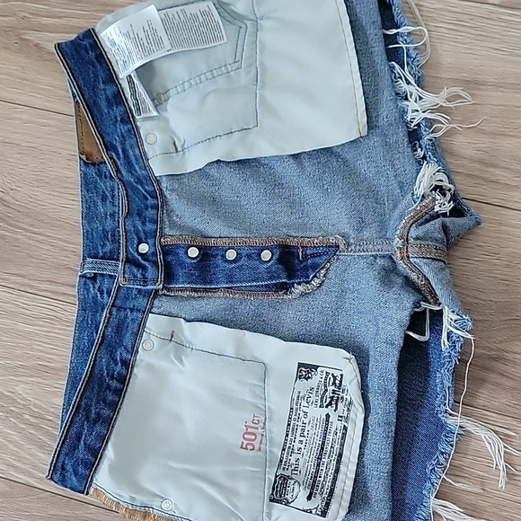 Levi's Shorts size 28 - Picture 13 of 16